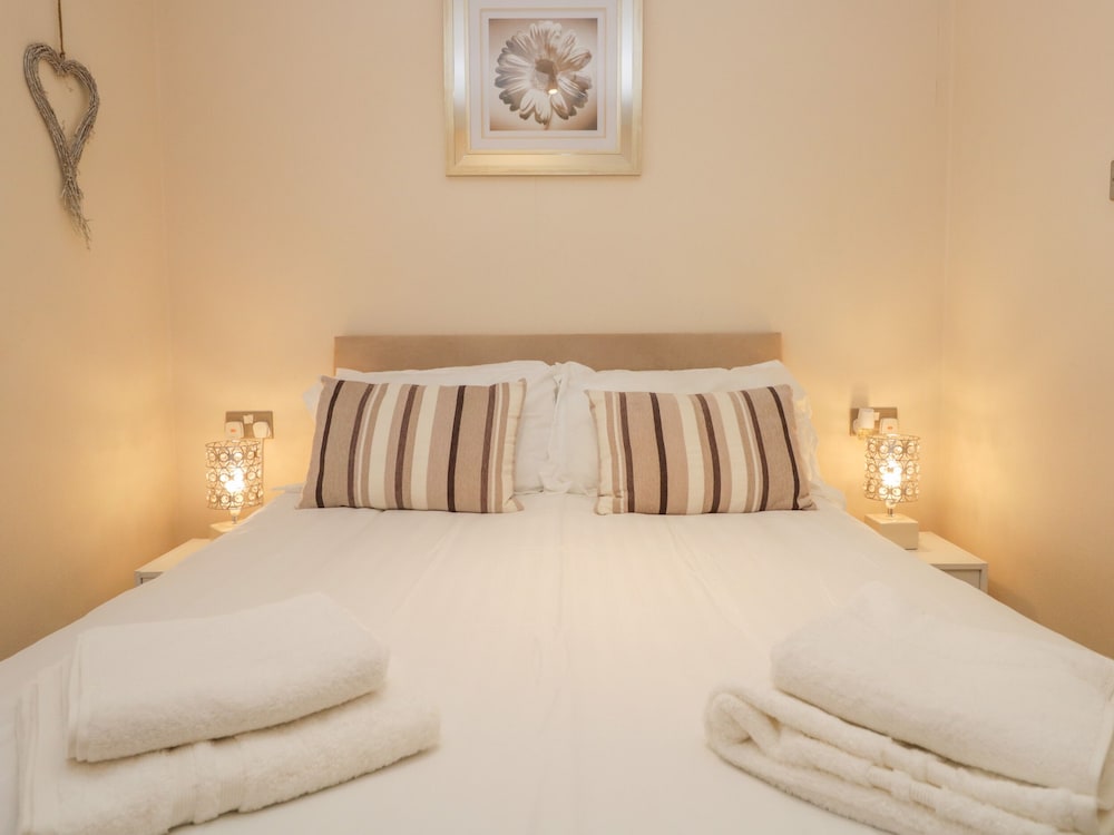 10 Thirlmere view 3