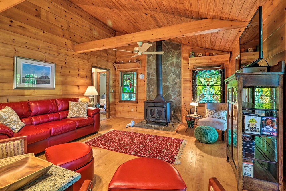 Milledgeville Vacations - Lakefront Milledgeville Cabin: Private Dock, Porch - Property Image 12