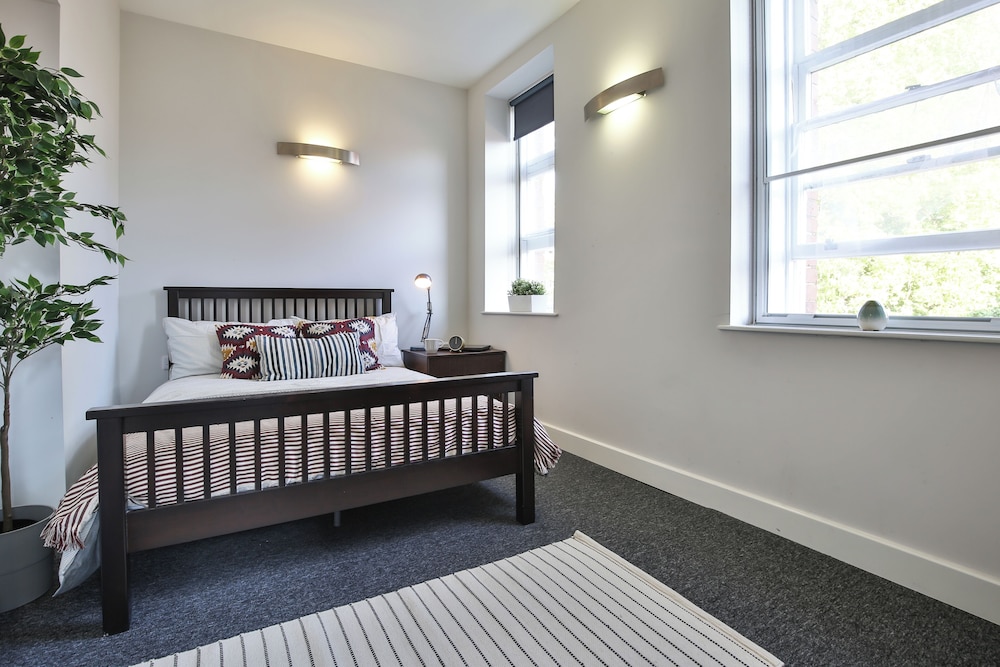 Student Only Dean Clarke Lofts