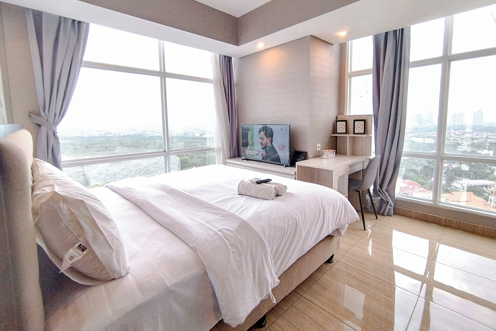 Spacious 2Br With Extra Room At Grand Sungkono Lagoon Apartment