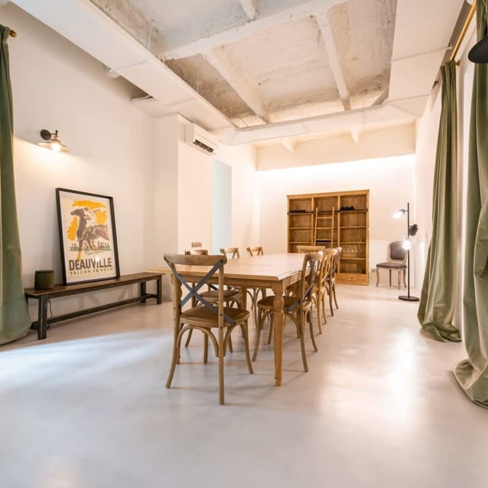 The Deauville Majestic 1 Bedroom in Chueca