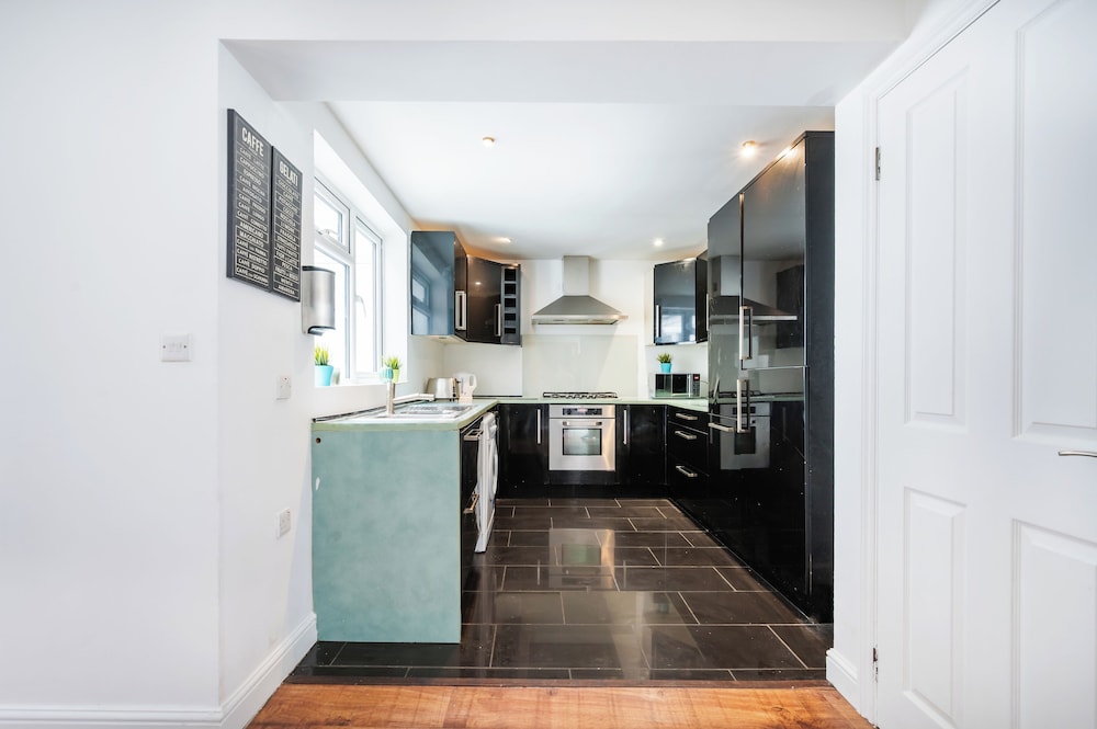 2 Bedroom flat in Putney by the river