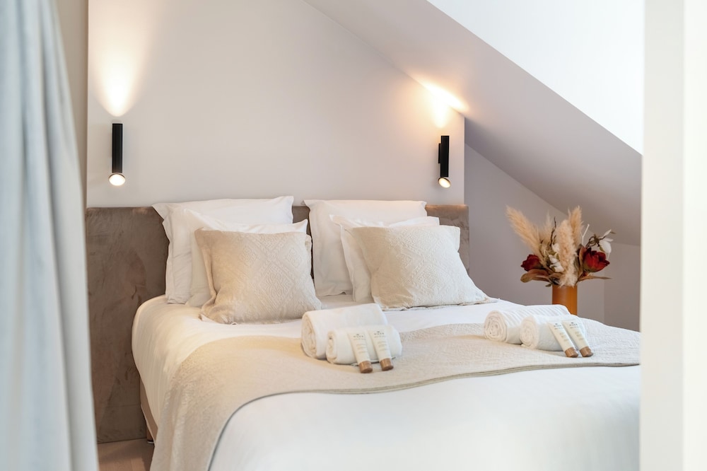 1537 Bourg Tibourg