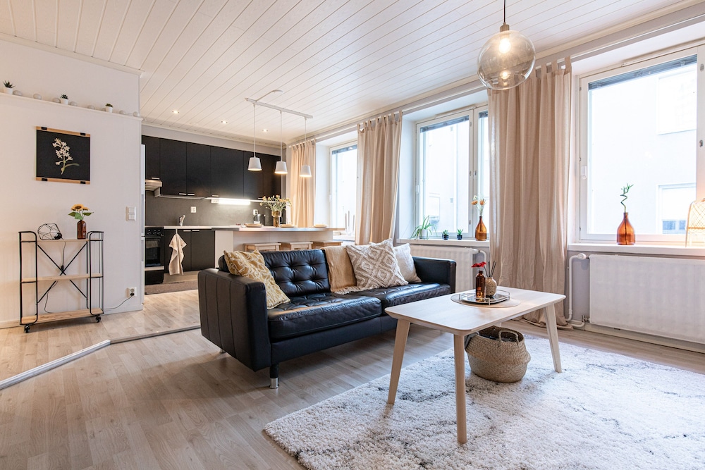 Cozy & Homelike Downtown Studio at Great Location view 3