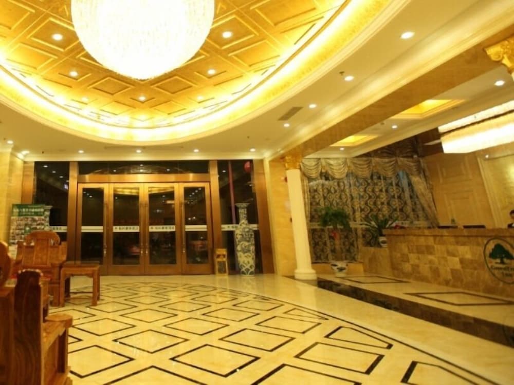GreenTree Business Inn HuiZhou South Railway Station DanShui RenMin Road Business Hotel
