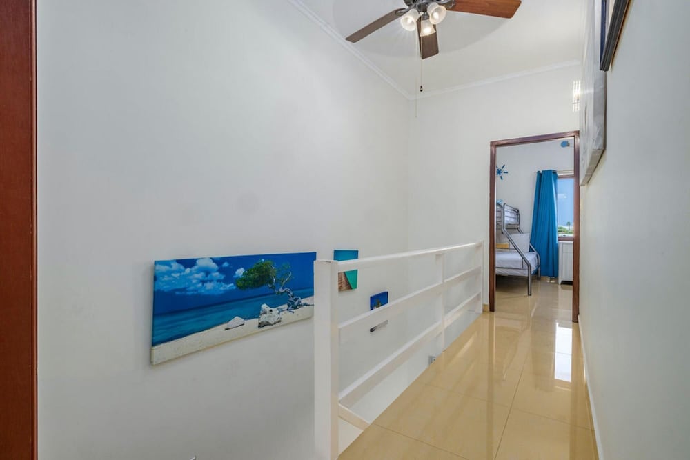 2BR 3min Walk 2 Eagle Beach Pool GYM Parking