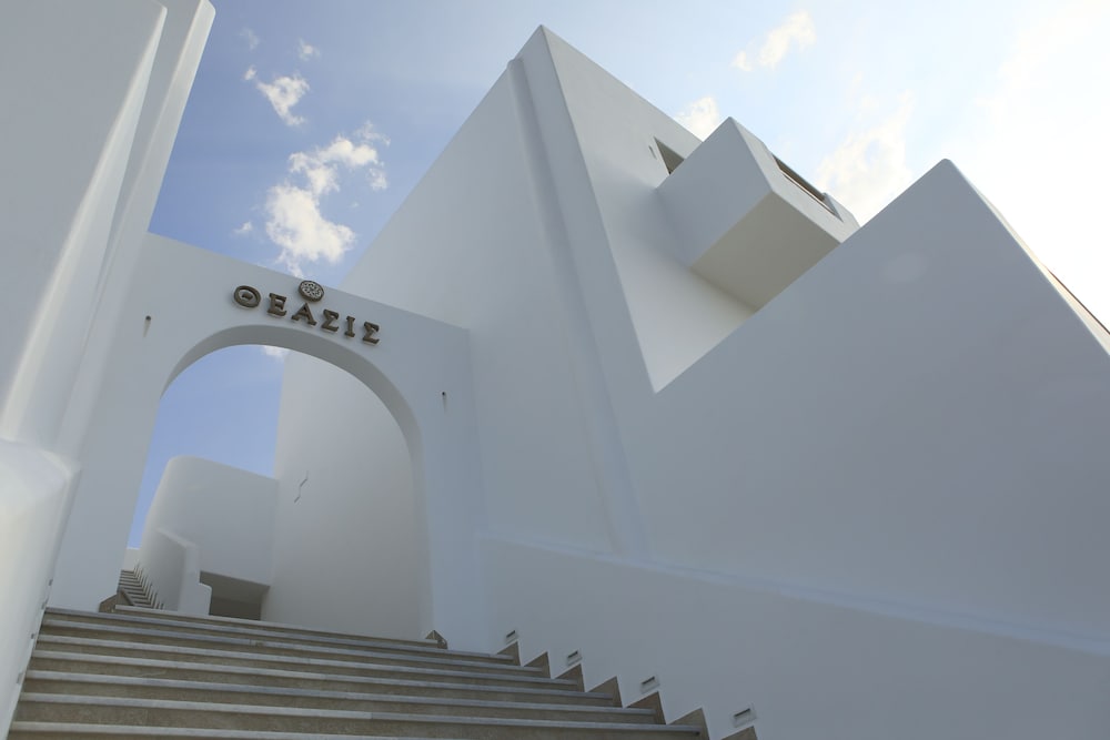 Theasis Luxury Suites