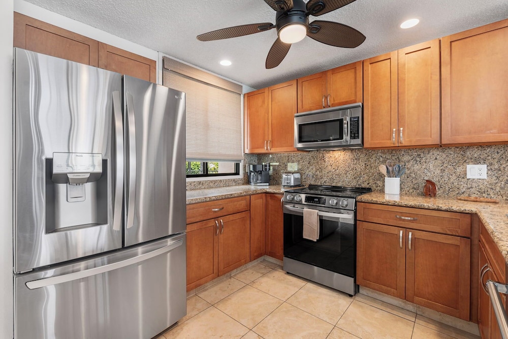 AC Throughout - 2 BDM + Loft - Amazing Ocean Views - Large Lanai - Vrkcv