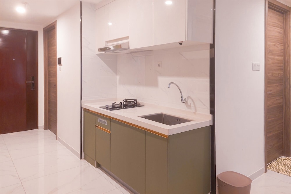 Elegant and Comfort 3BR at Sky House BSD Apartment