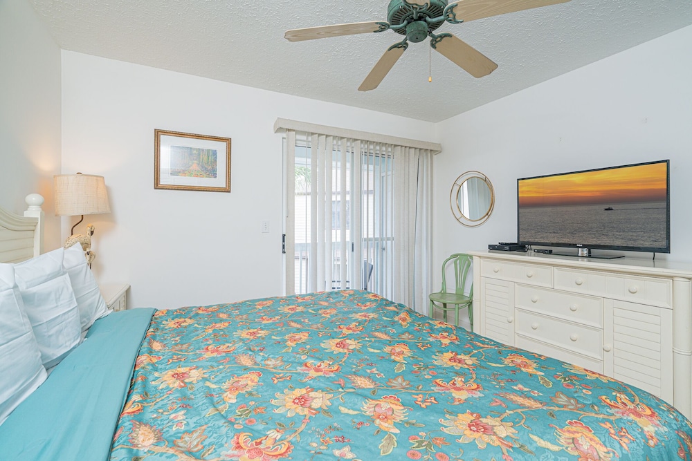 Sun Kissed Beachside Condo With Pool view 3