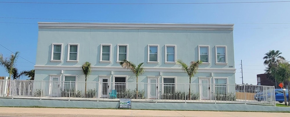 Villas De Laguna 3 3 Bedroom Townhouse
