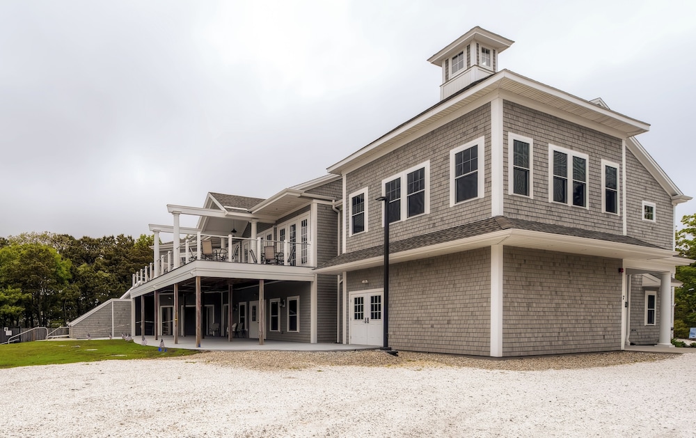 Charming East Falmouth Home: Walk to Private Beach