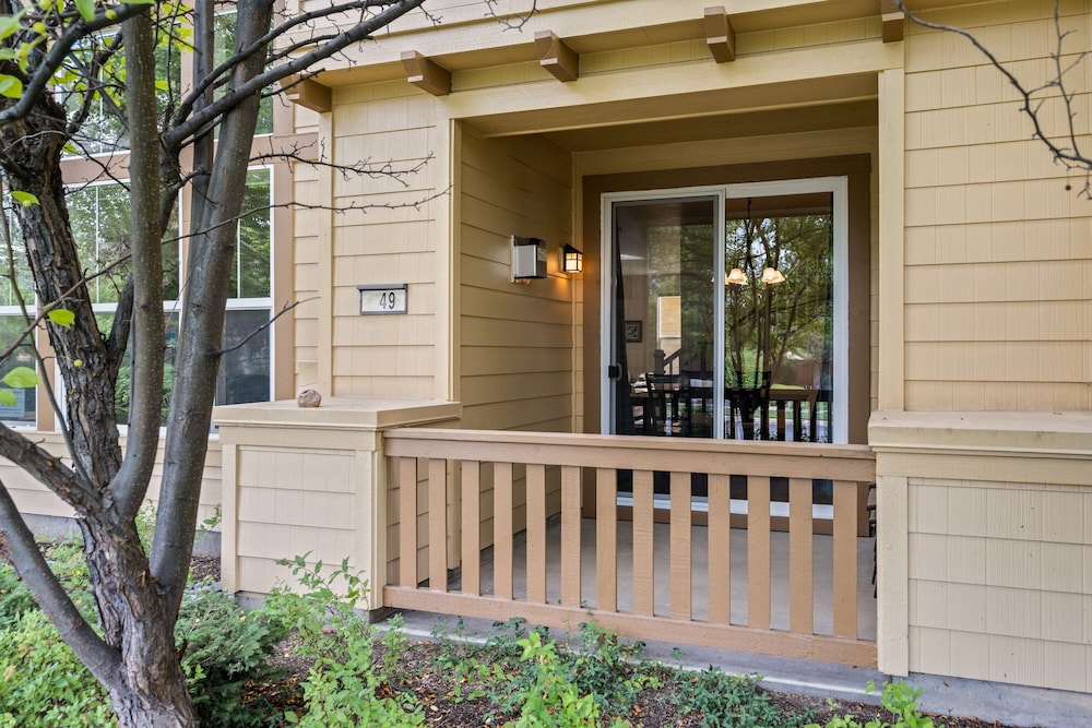Old Mill Proxi 2 Bedroom Townhouse by RedAwning