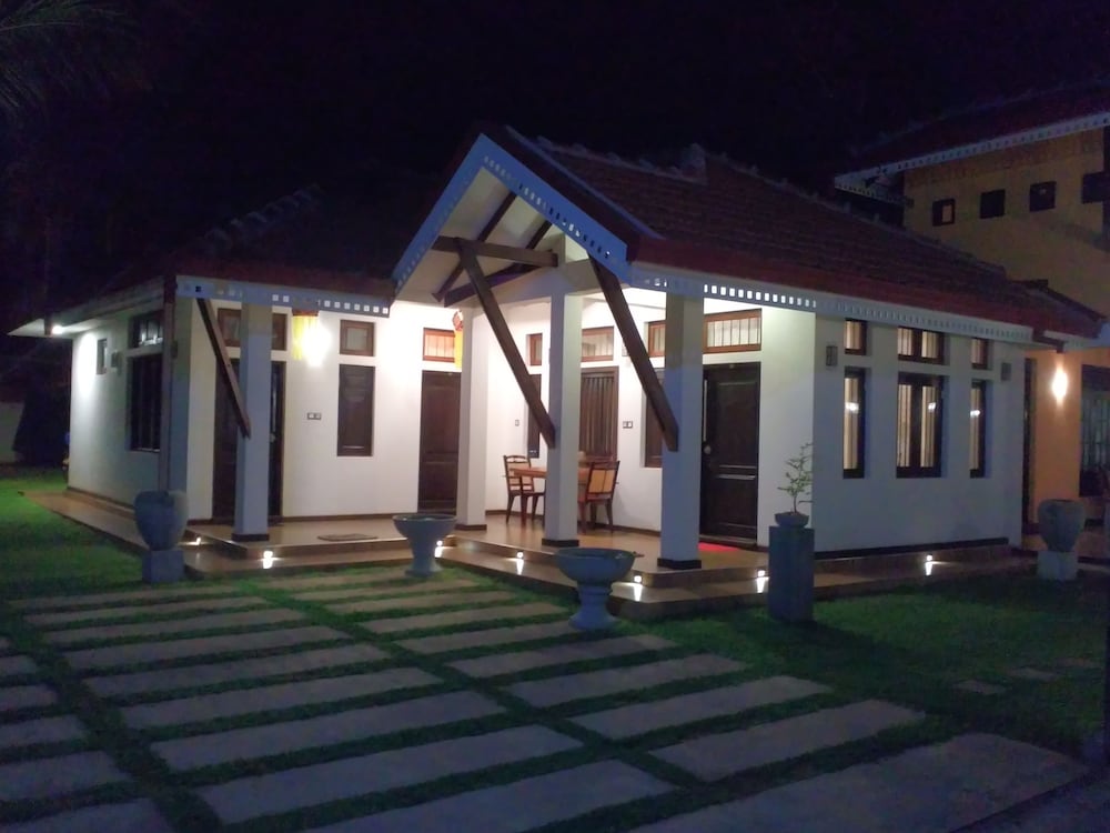 Sayo Villa