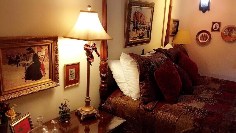 The Stone Hedge B&B