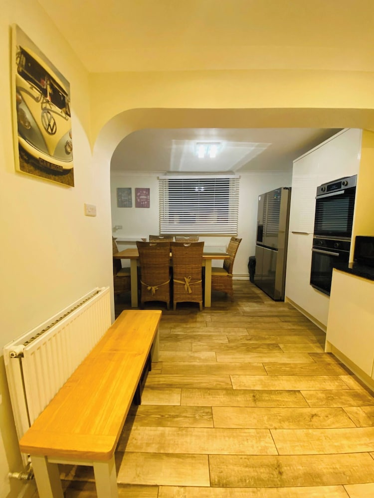 Relax in This Charming East Cowes House With Garden and BBQ