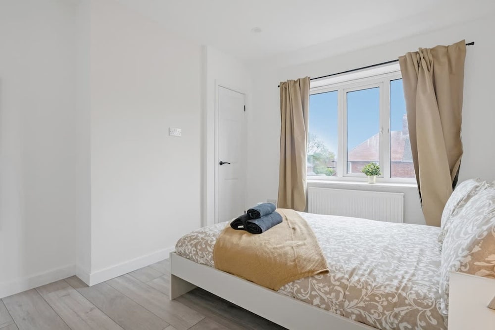 3bed House-free Parking