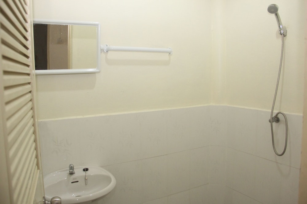 The Beach Village - Hostel
