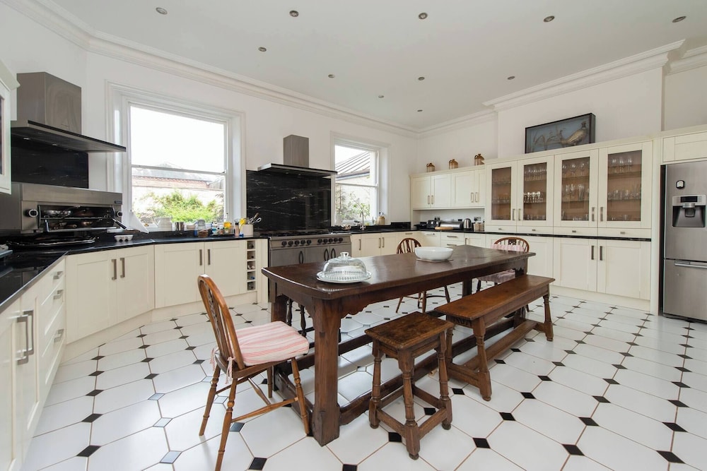 Severn Manor Country Estate