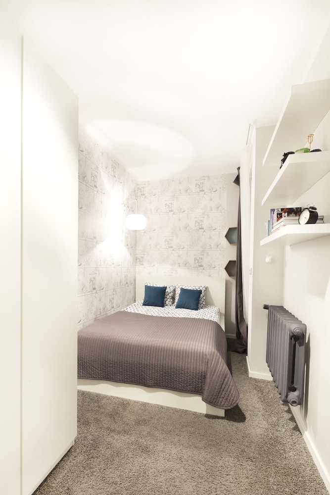 Fox Center Apartments