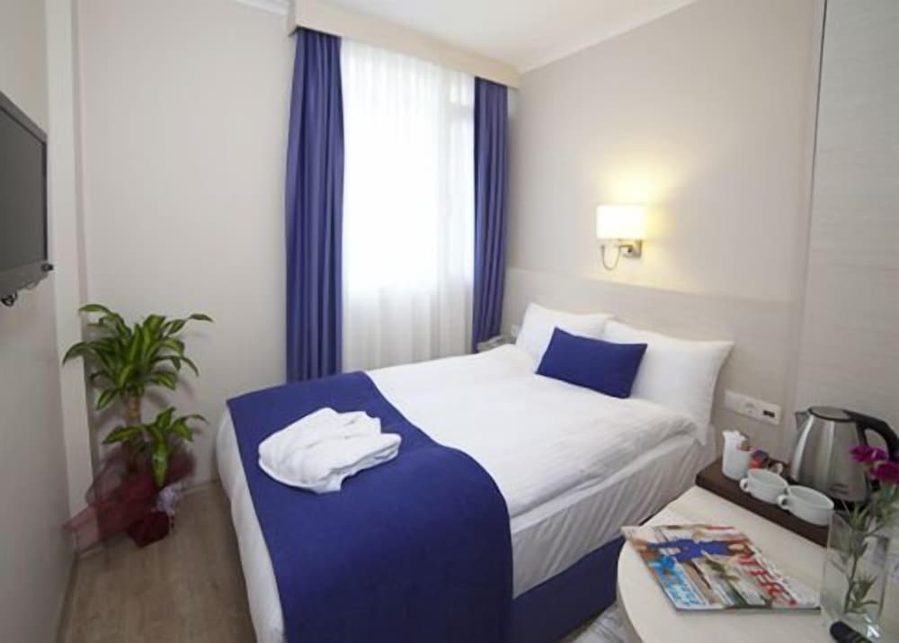 Yürüyüş Yapılan Otel - Image 9