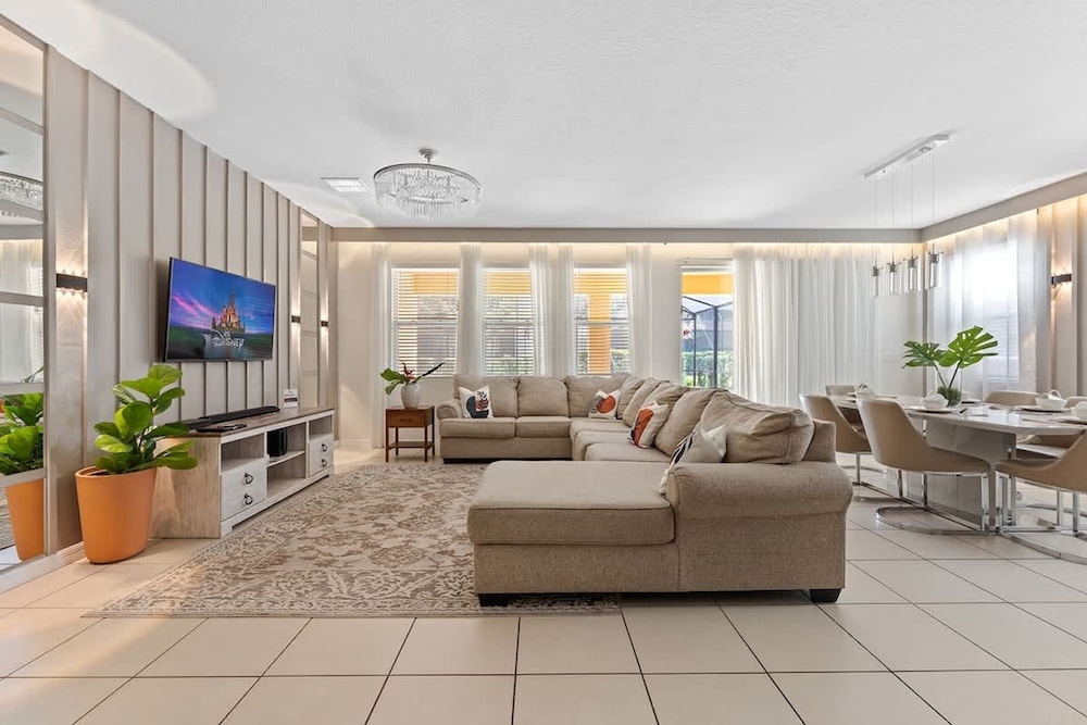 Star Wars Themed Movie Theater 6BR