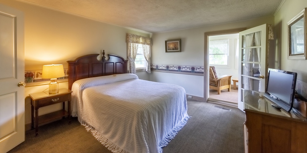 White Springs Manor a Belhurst Property