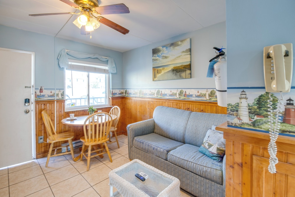 Walk to Wildwood Boardwalk: Family-friendly Condo!