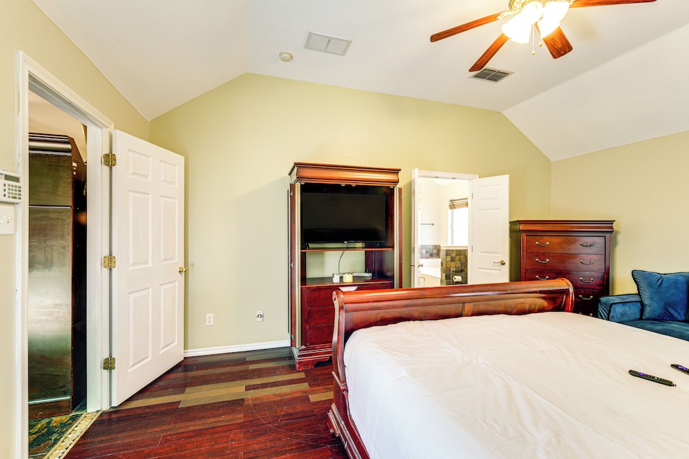 DFW Fun Awaits: Family Home in Crowley!