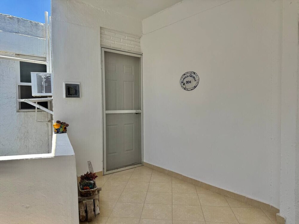 Yatch Apartments