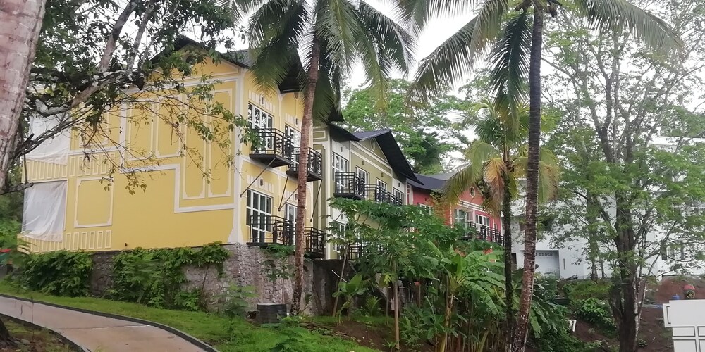 Munjoh Island House Suites and Spa