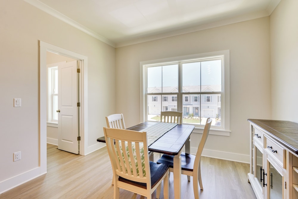 2 Mi to Ocean: Townhome w/ Pool & Dog Park in Pcb!