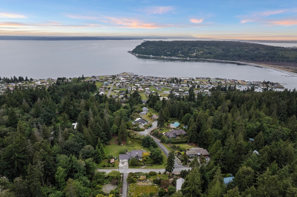 Crows Nest by Avantstay Accessible Home w/ Views view 3