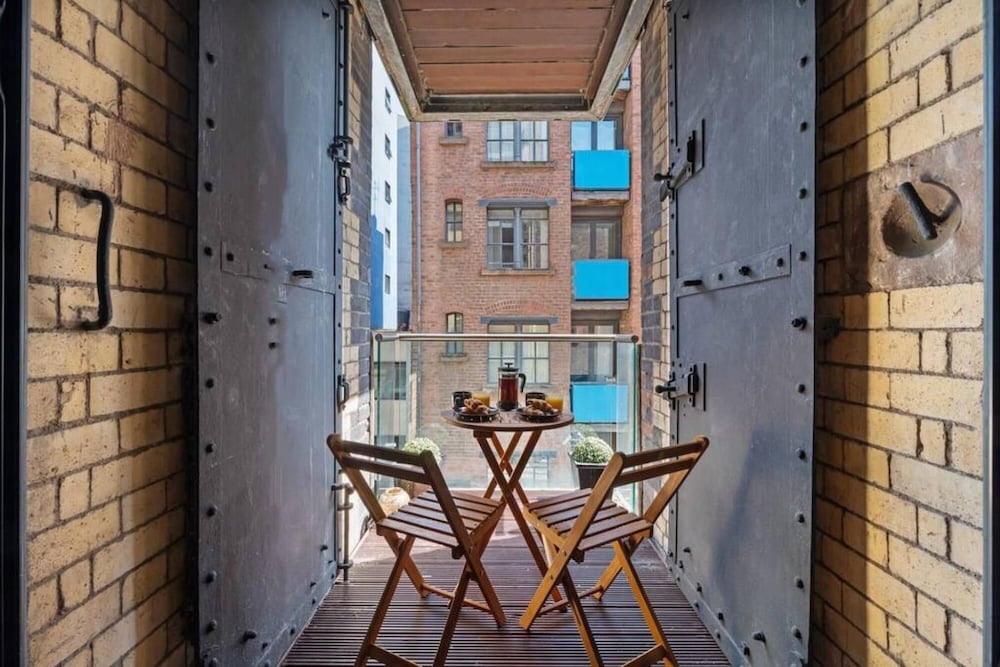 Host Apartments Queen Square Apartment