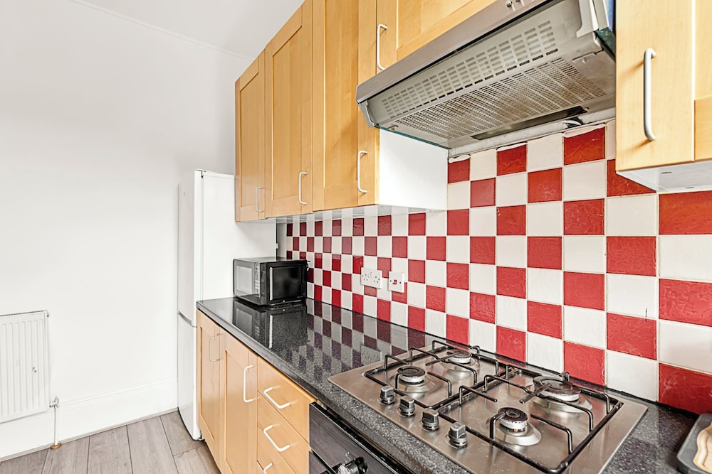 Bright and Newly Furnished Acton Apartment