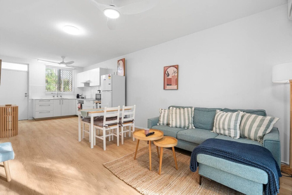 Zen Crescent Sanctuary Cozy - Modern - Unique