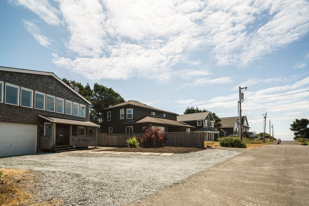 Vivenda Vida Boa by Avantstay Recently Renovated Home in Manzanita w/ Lovely Sunny Deck view 5