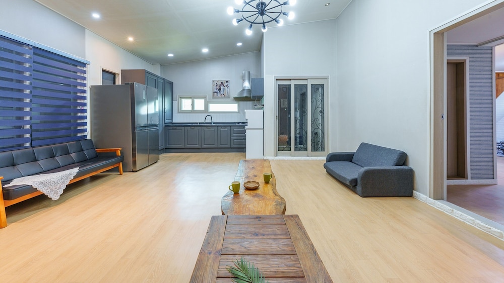 Gyeongju Ain Kids Pool Villa