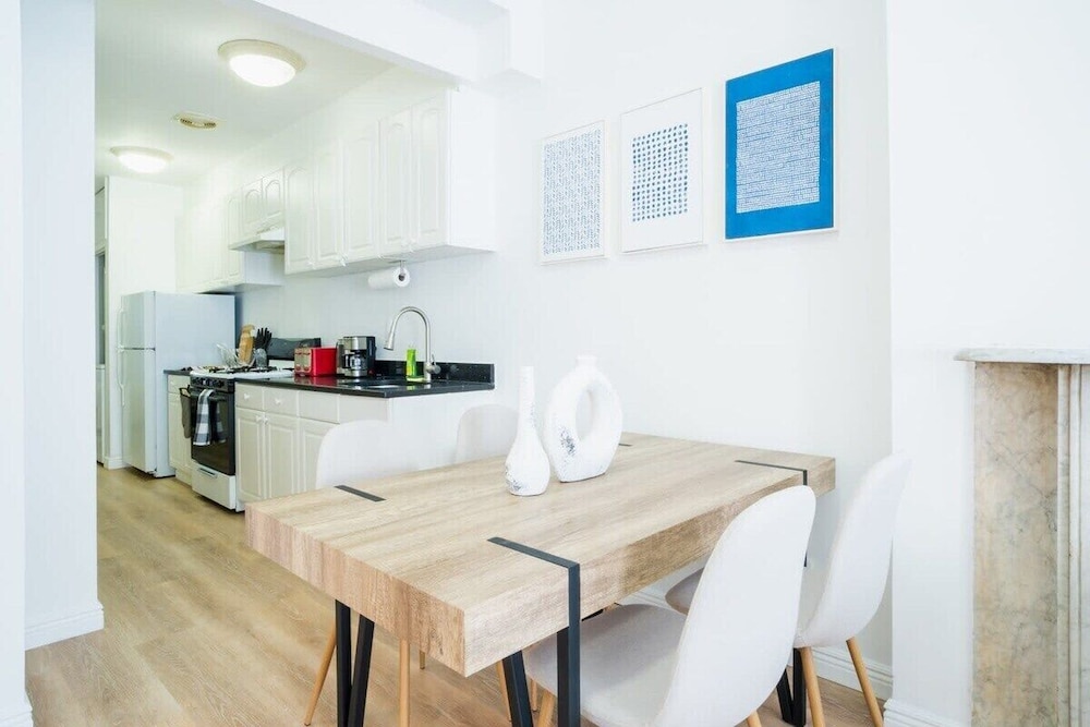 1435 UES Apartment