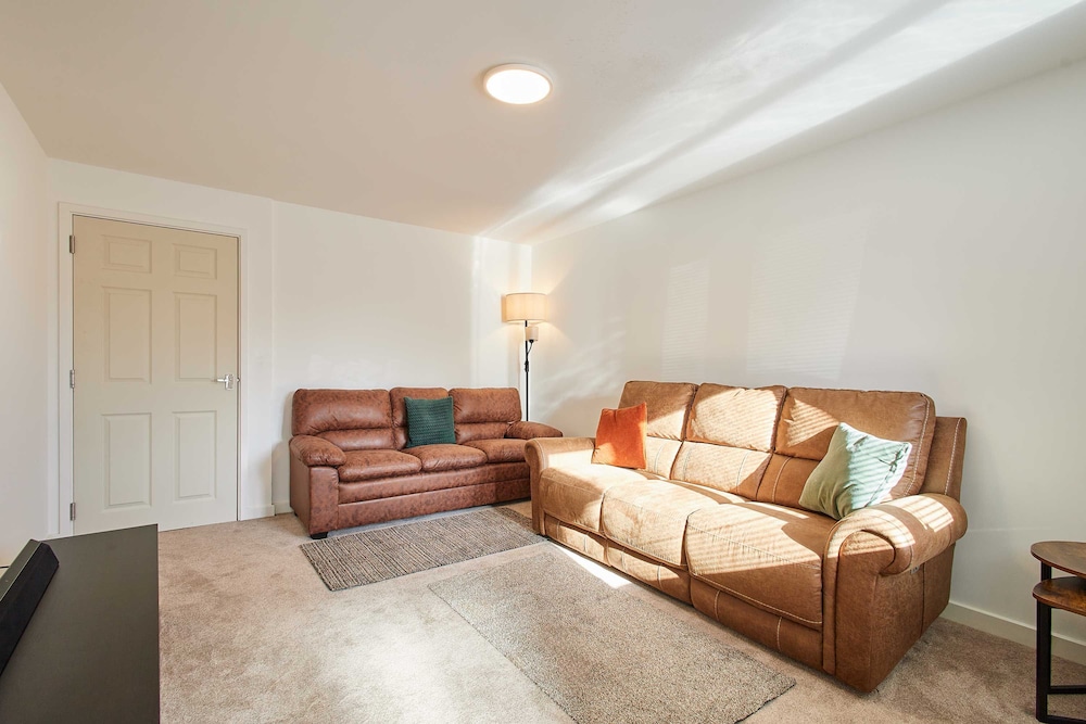 Host Stay Aronora Guest House