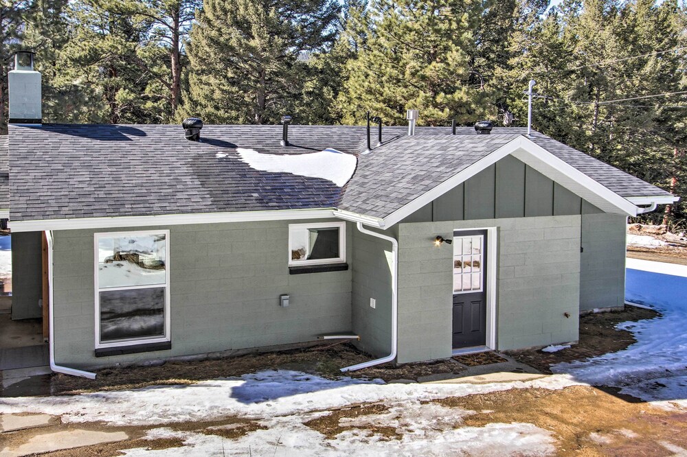 Modern Home w/ Wooded Views: 10 Mi Outside Helena! view 3