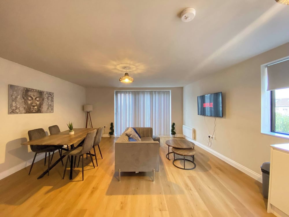Charming Beckenham Apartment With Private Balcony