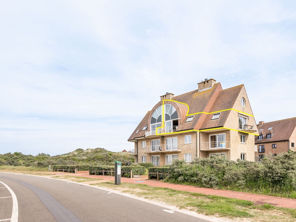 Apartment in De Panne Near the Beach