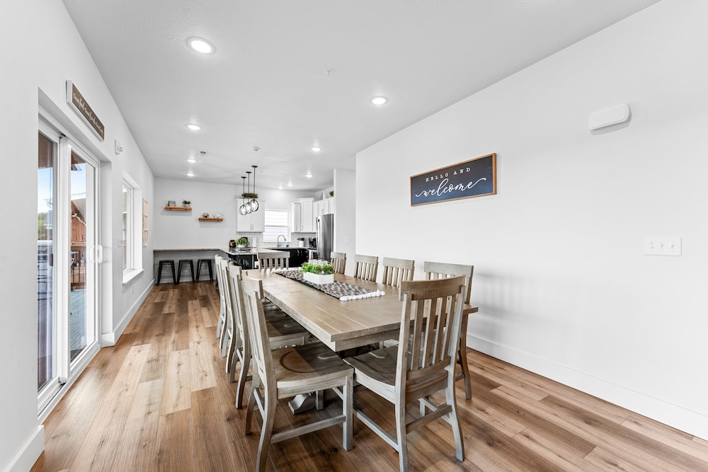 Cm132-6 -summer Breeze- Sleeps 17 6 Bedroom Home