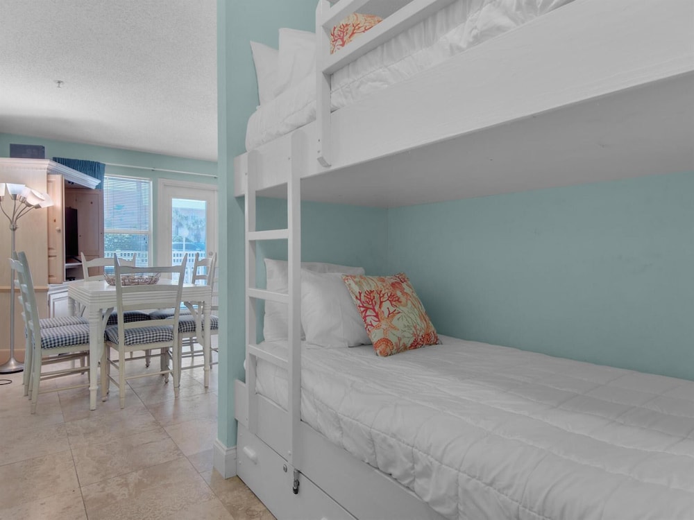 Grand Caribbean East 105 view 2