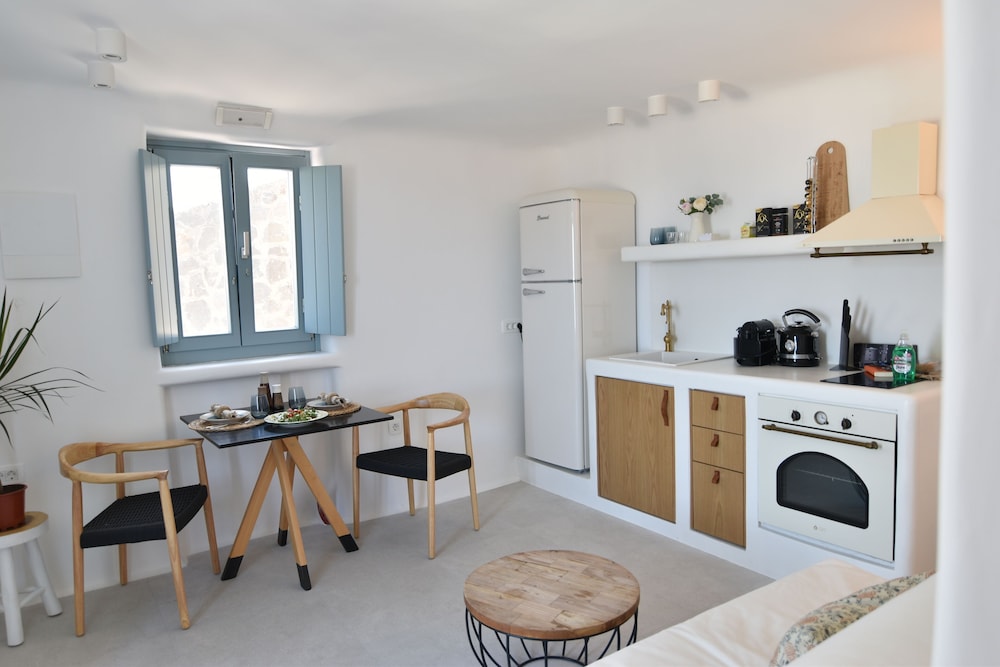 Panthea Suite Santorini