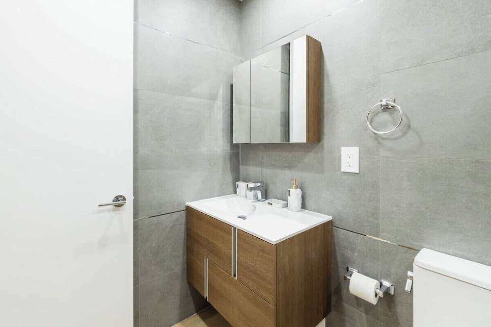 1597 New York Apt