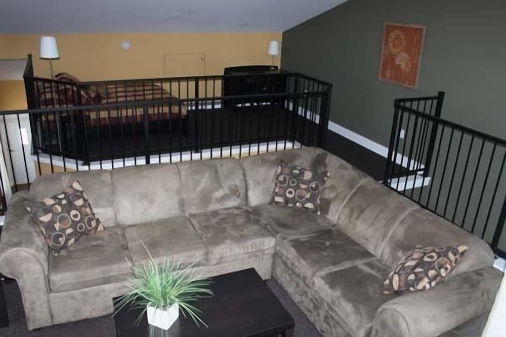 Crooked Tree Guest Suites