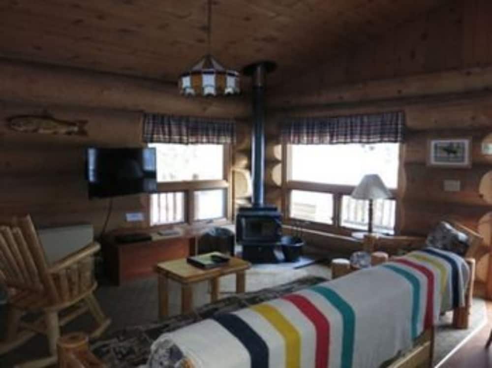 Cascade Lodge