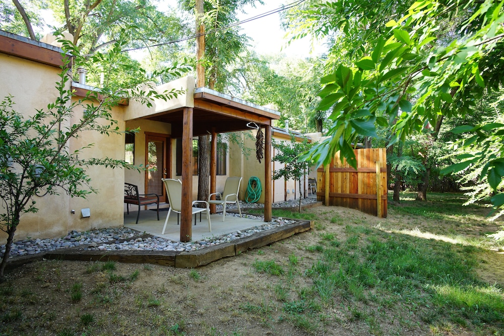 Burch Street Casitas Hotel Taos